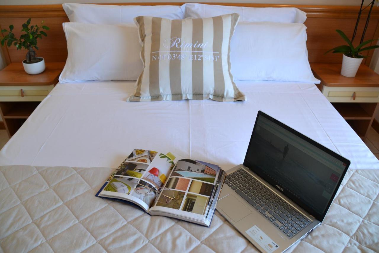 Hotel Apogeo - Breakfast Experience ริมินี ภายนอก รูปภาพ
