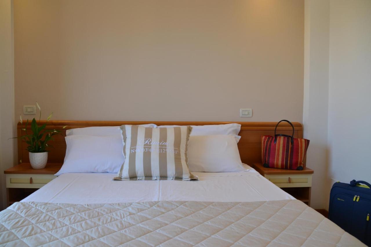 Hotel Apogeo - Breakfast Experience ริมินี ภายนอก รูปภาพ