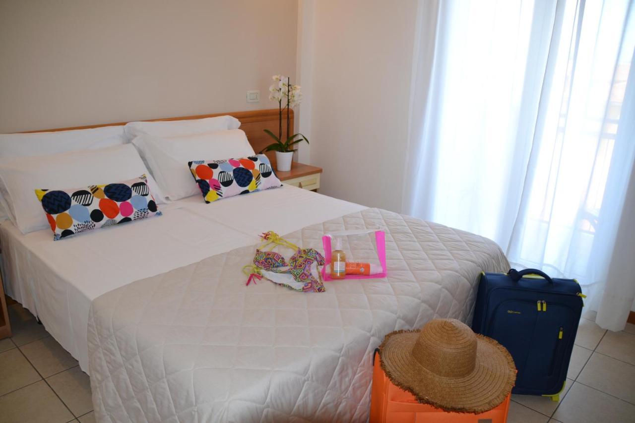 Hotel Apogeo - Breakfast Experience ริมินี ภายนอก รูปภาพ