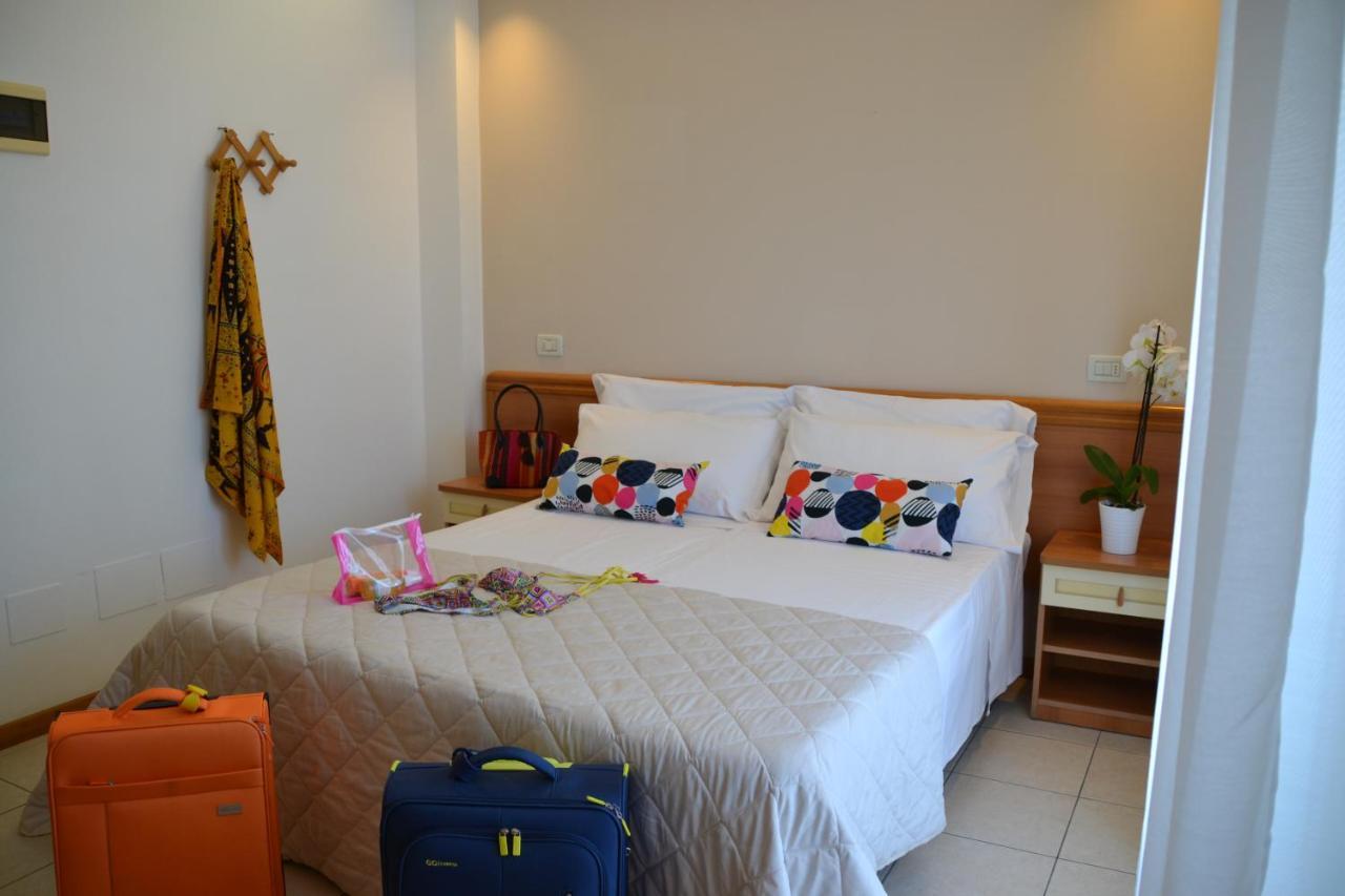 Hotel Apogeo - Breakfast Experience ริมินี ภายนอก รูปภาพ