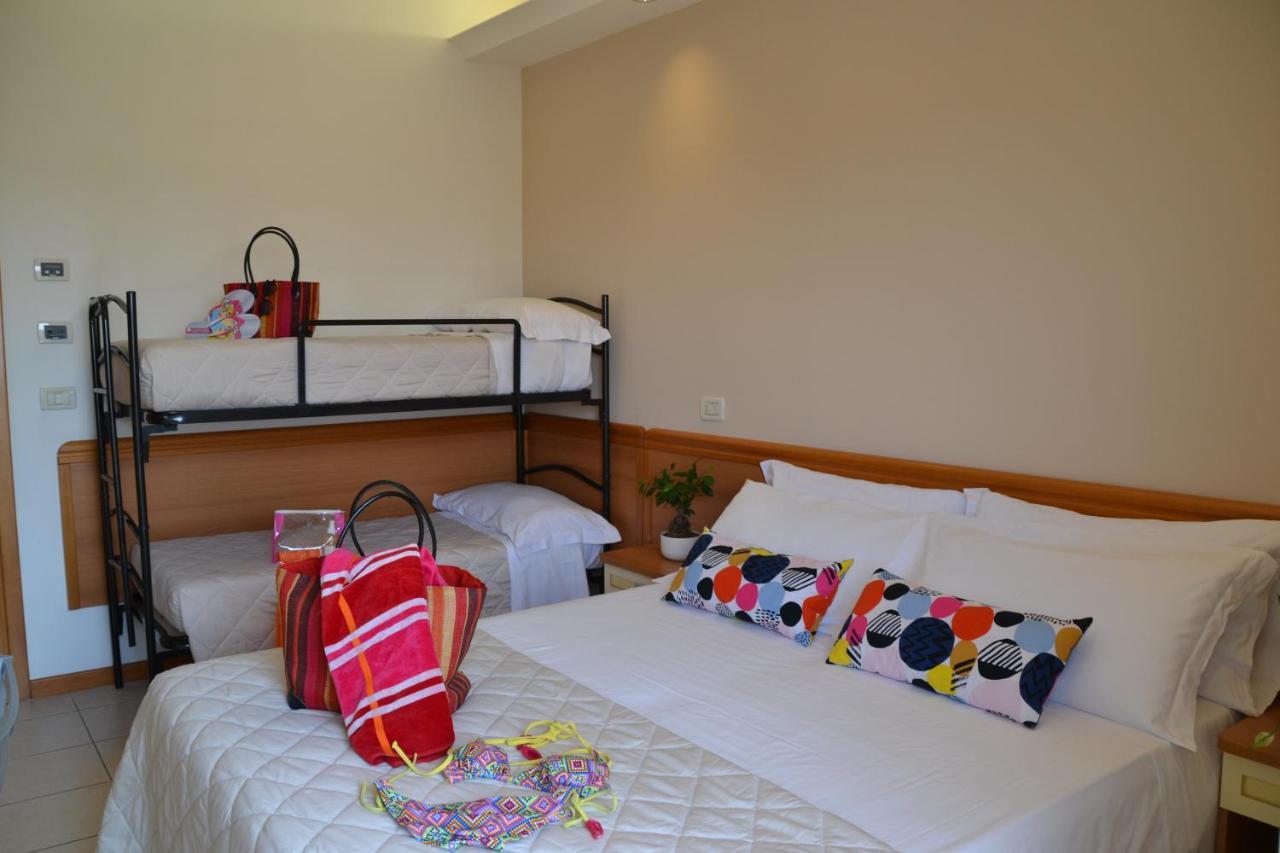 Hotel Apogeo - Breakfast Experience ริมินี ภายนอก รูปภาพ
