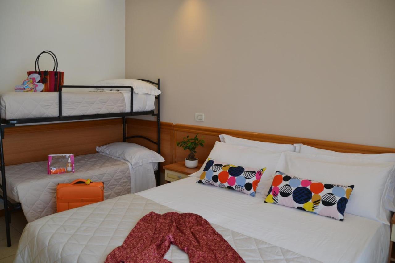 Hotel Apogeo - Breakfast Experience ริมินี ภายนอก รูปภาพ